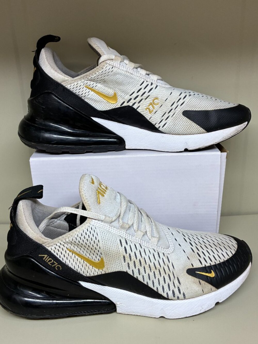Nike Air Max 270 Shoes Mens Size 9.5 White Black Running Sneakers AV7892-100